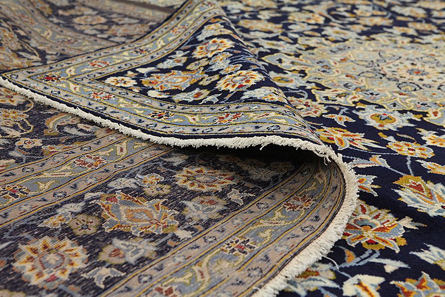 Isfahan - old Persian Carpet 408x302 - Picture 4