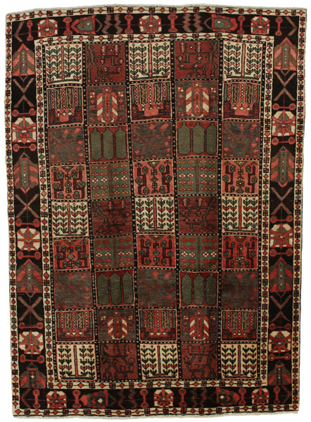 Bakhtiari Persian Carpet 272x199