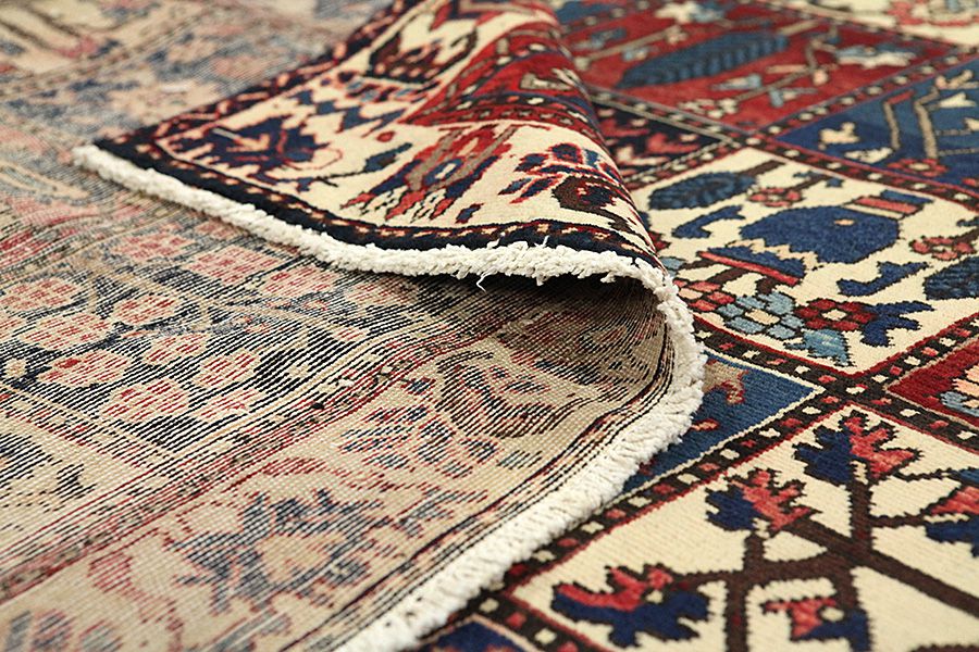 Bakhtiari Persian Carpet 295x170 - Picture 4