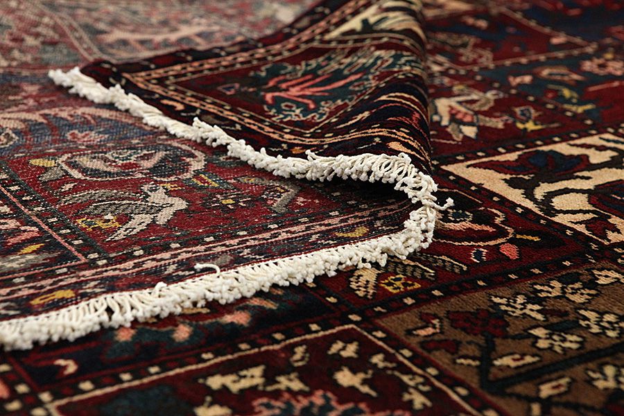 Bakhtiari Persian Carpet 310x215 - Picture 4