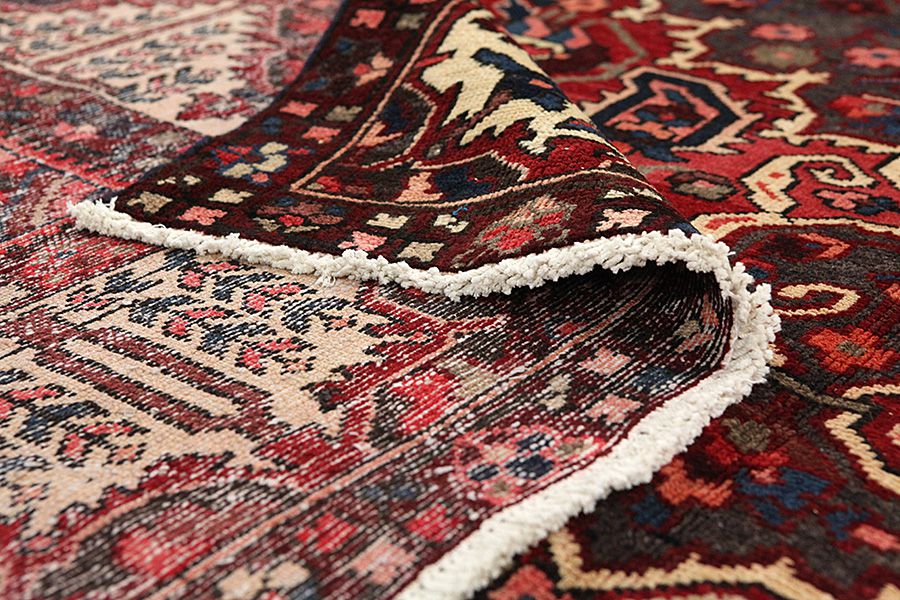 Bakhtiari Persian Carpet 373x307 - Picture 4