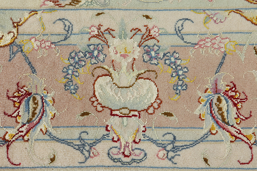 Tabriz Persian Carpet 194x150 - Picture 10
